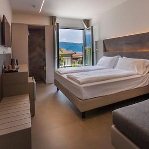 Zimmer mit Kingsize-Bett
